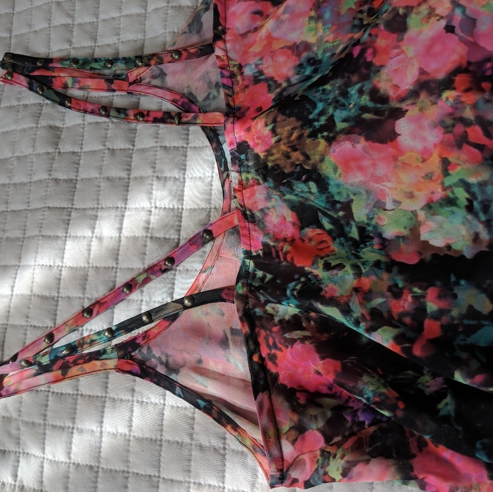 Tanktop - Picture 2 of 3